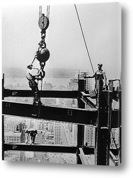   Постер Рабочий на балке при строительстве Эмпайр Стэйт билдинг.