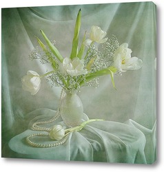   Постер Белые тюльпаны с жемчугом