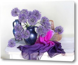    Букет фиолетовых цветов в вазе