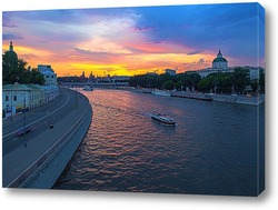    Летний вечер на Москва-реке