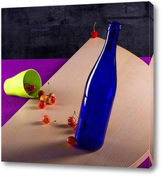  Натюрморт со скрипкой и белыми вазами на фиолетовом фоне