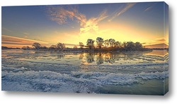  Закат солнца зимой у реки