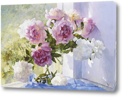   Картина Розовые пионы у окна