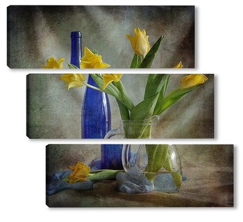 Модульная картина Желтые тюльпаны с синей бутылкой 