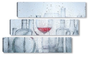 Модульная картина Бутылки с вином за мокрым стеклом.
