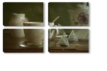  Чашка чая и белые тюльпаны