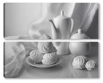 Модульная картина Зефирки на блюдце и чайник на белом фоне
