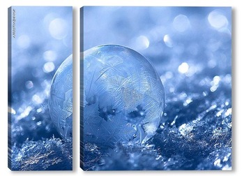 Модульная картина замёрзший мыльный пузырь на снегу в морозное утро