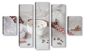 Модульная картина Упало в молоко кофейное зерно