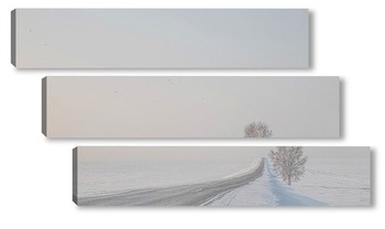 Модульная картина Одинокое дерево возле дороги, ухходящей в снежную даль...