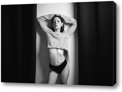   Постер Девушка в черно белом стиле