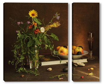 Модульная картина с ракушками и зеленым кузнечиком